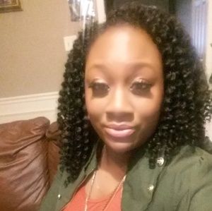 Meet your Posher, Kendra